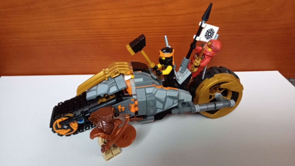 Lego Ninjago 70672 Motocykl Cole'a