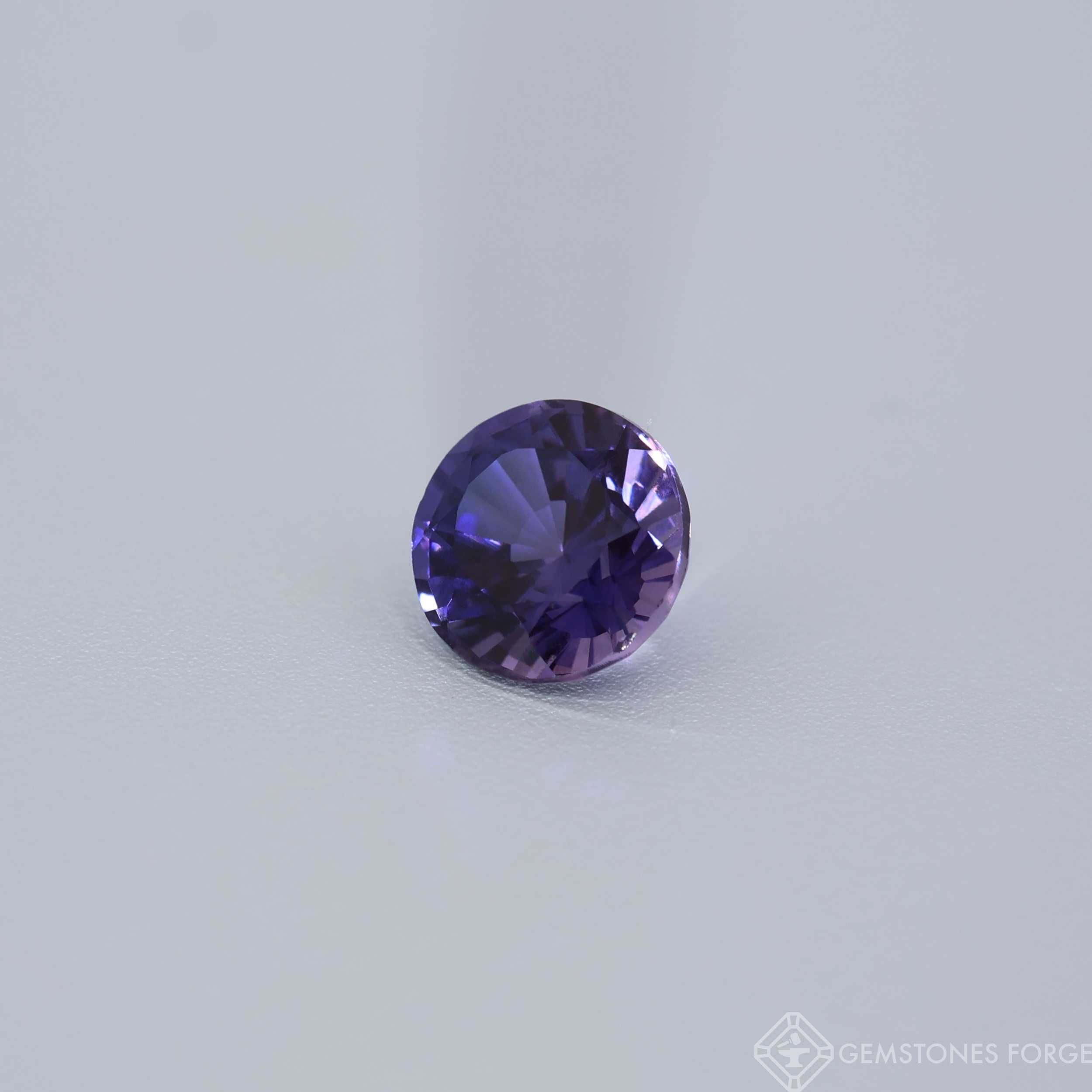 Szafir Laboratoryjnie wytworzony fioletowy 6 mm