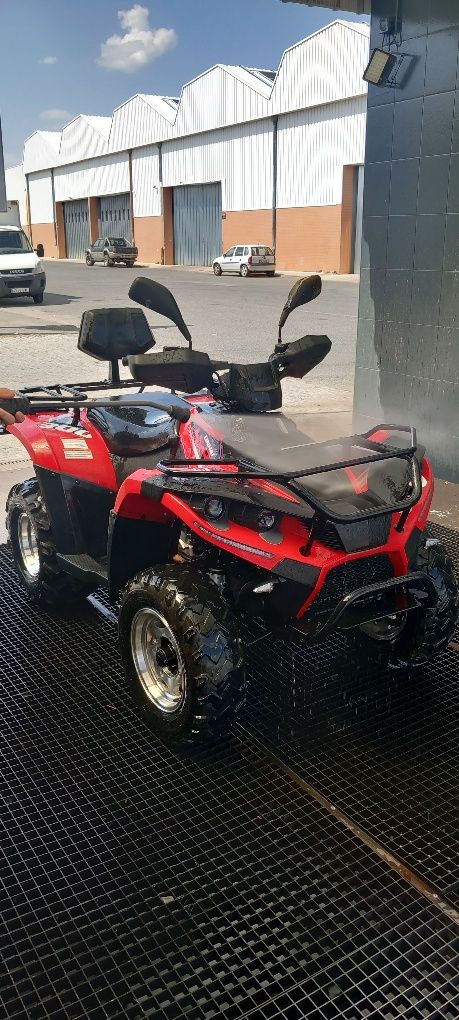 Moto 4x4 Linhai 300. Impecável, com revisões em dia,