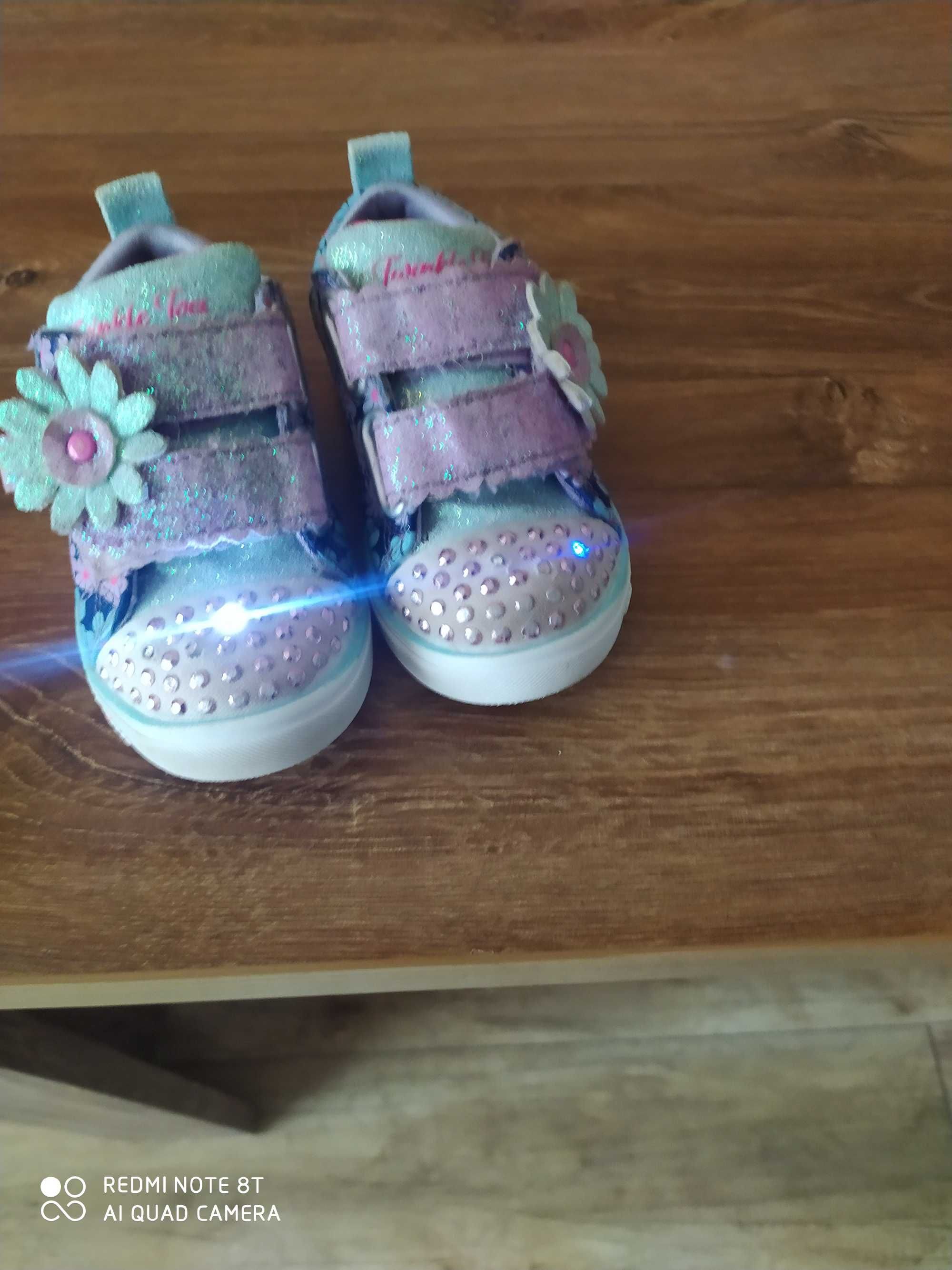 Buty na rzepy dla dziewczynki