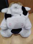 Peluche grande de vaca branca e preta