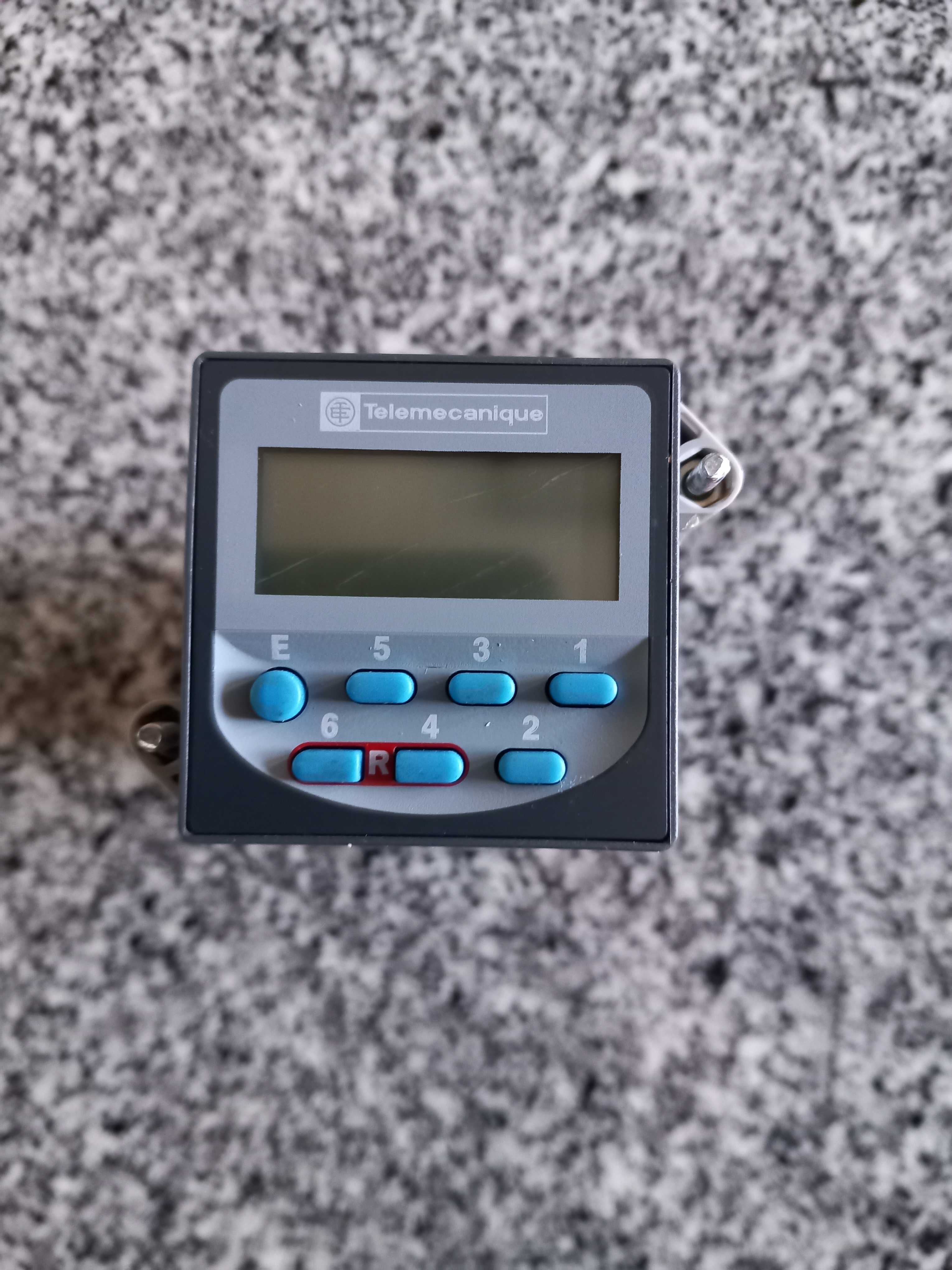 Contador multifunción - Display LCD de 6 dígitos - 230 V AC