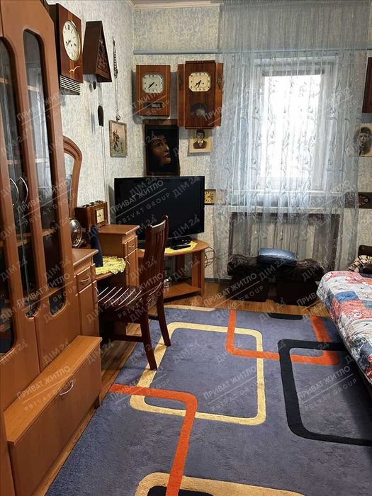 Сосни на ділянці, річка та пляж за воротами. Пошук закінчено!