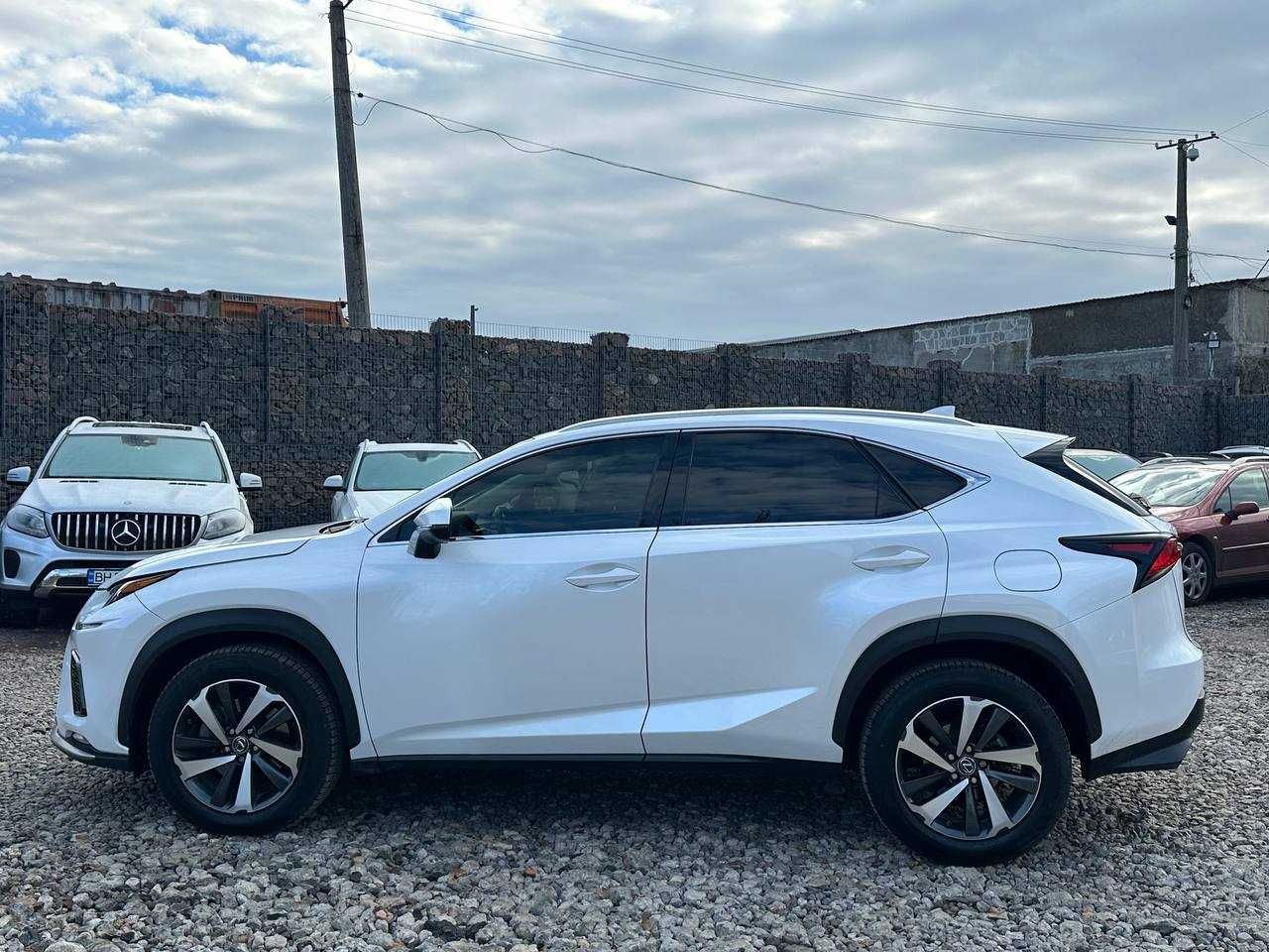 Авто Lexus NX 2017