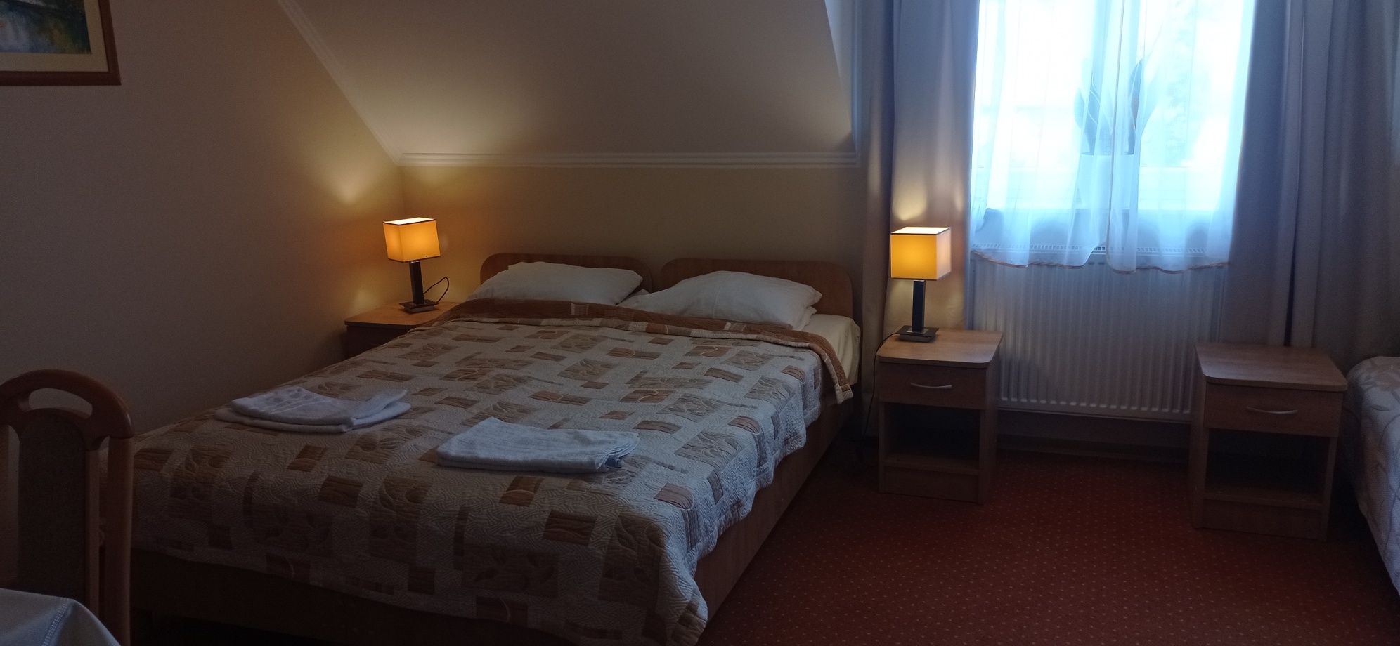 Noclegi Krasnobród  Pokoje Domek w domu, pokój z aneksem
