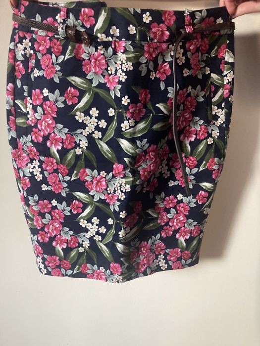 Spodniczka z paskiem