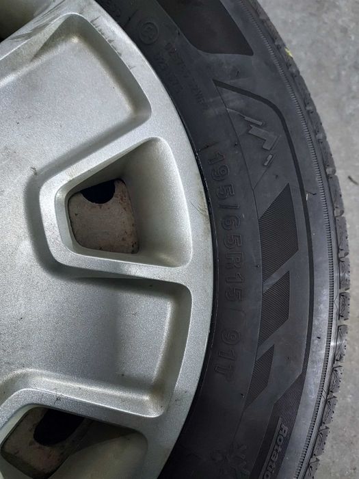 Koła z oponami zimowymi 195/65 R15