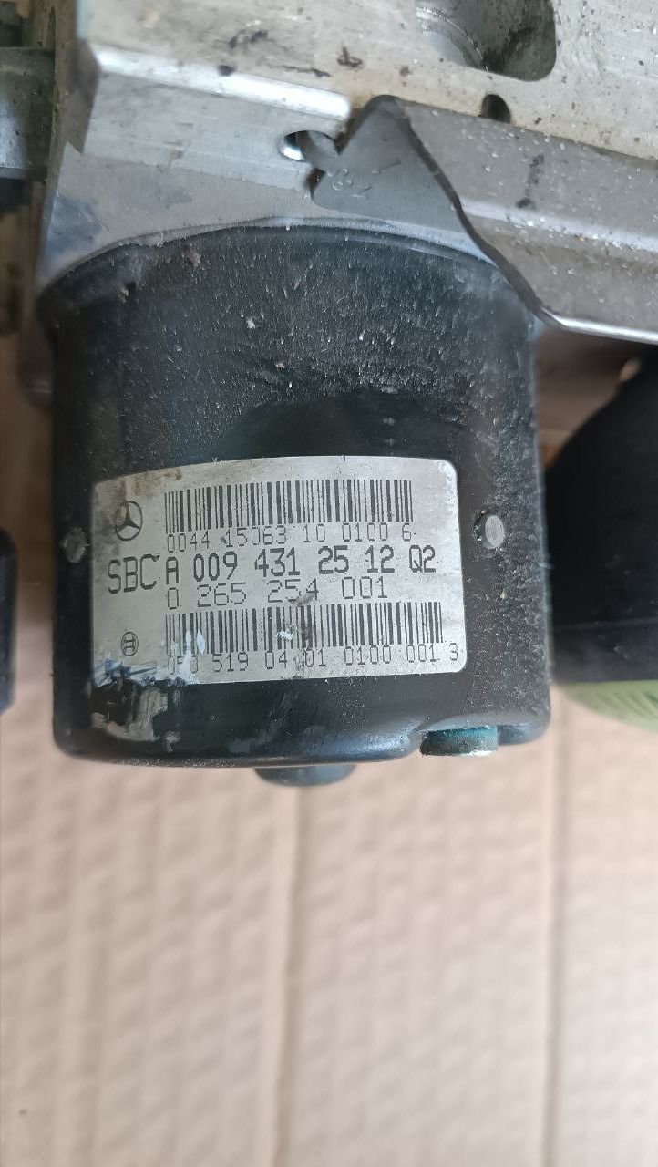Блок управління ABS Mercedes E-class (W211) 2002-2009