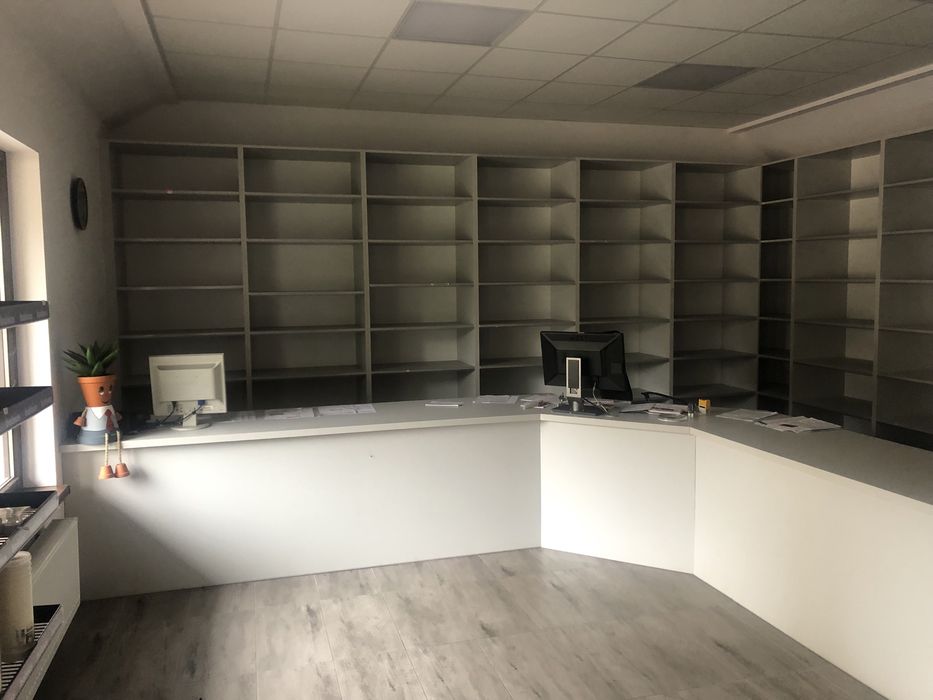 Wyposażenie sklepu pułki, regały