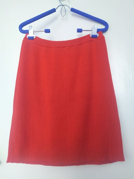 Червона спідниця трикотаж