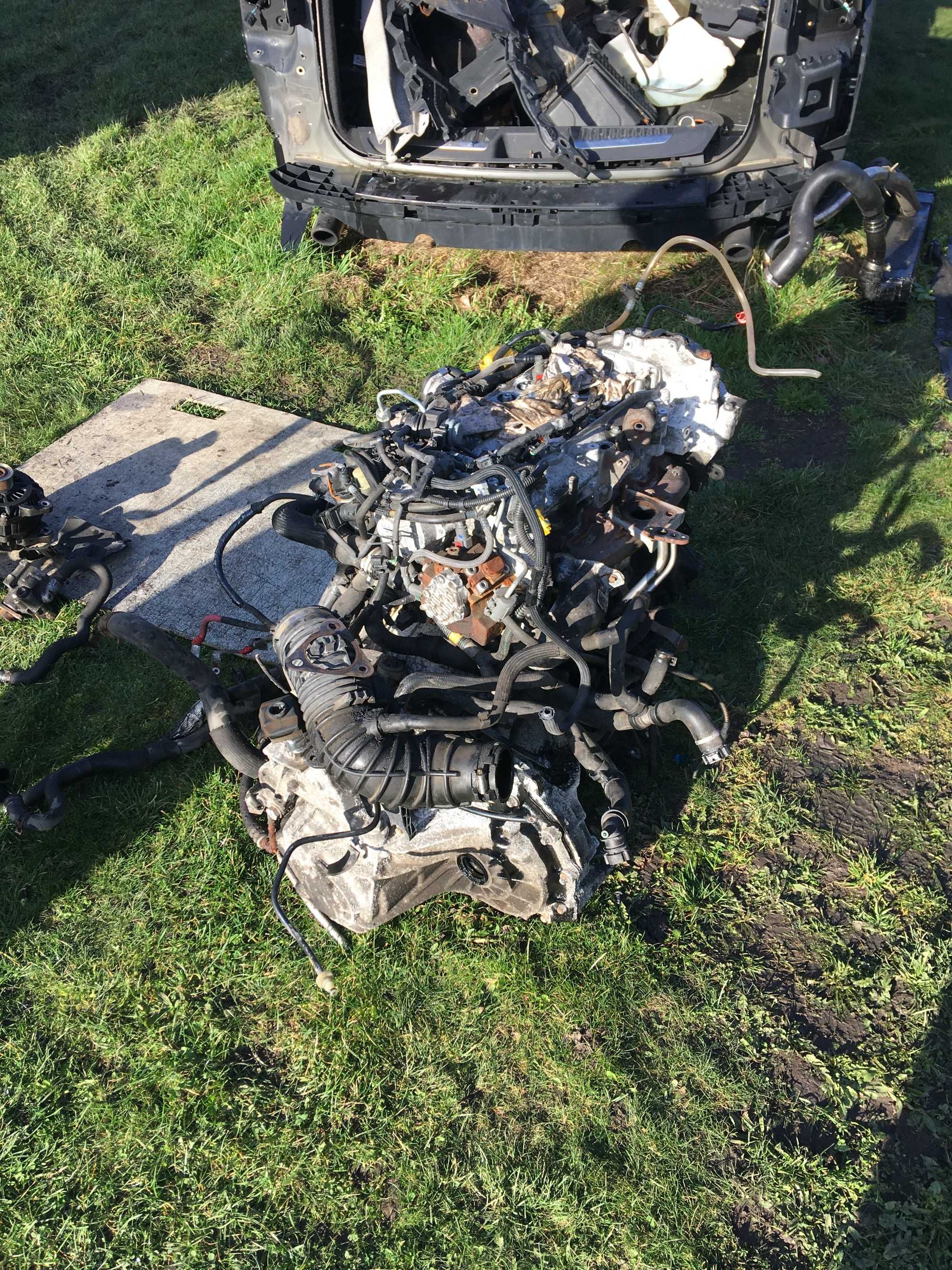RENAULT LAGUNA III 3 2.0 DCI Belka pod chłodnice Osłona dolna silnika