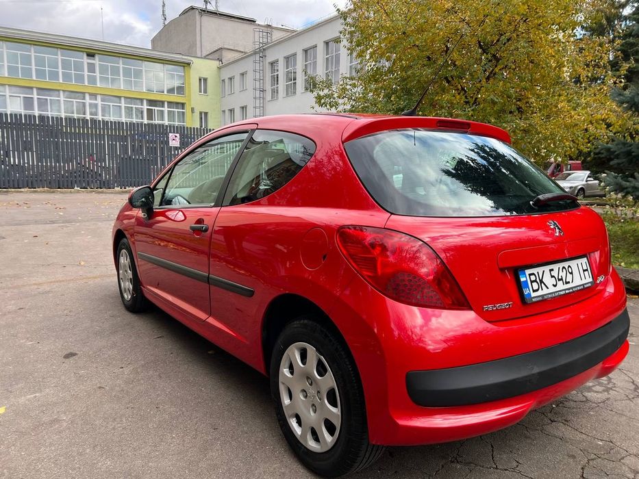 Продам Peugeot 207 2009р 1.4 бензин