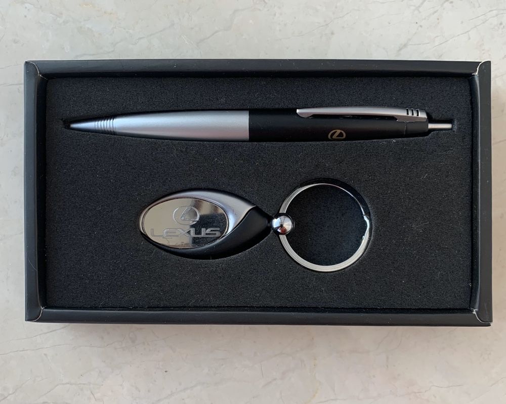 Подарочный набор брелок и ручка Lexus / оригинал