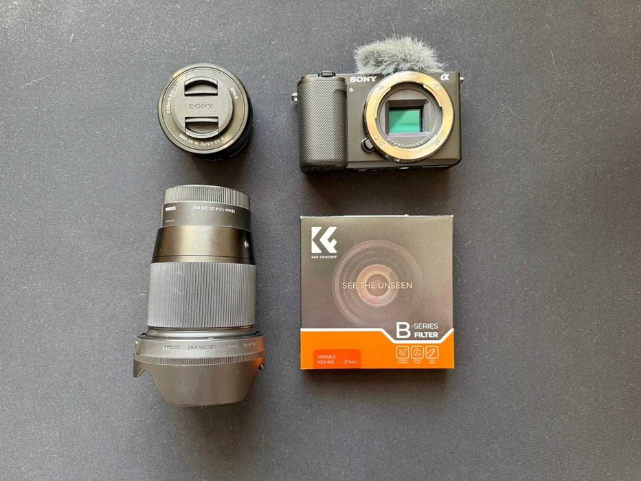 Sony ZV-E10 + kit 16–50 PZ OSS + Sigma 16 mm f/1.4