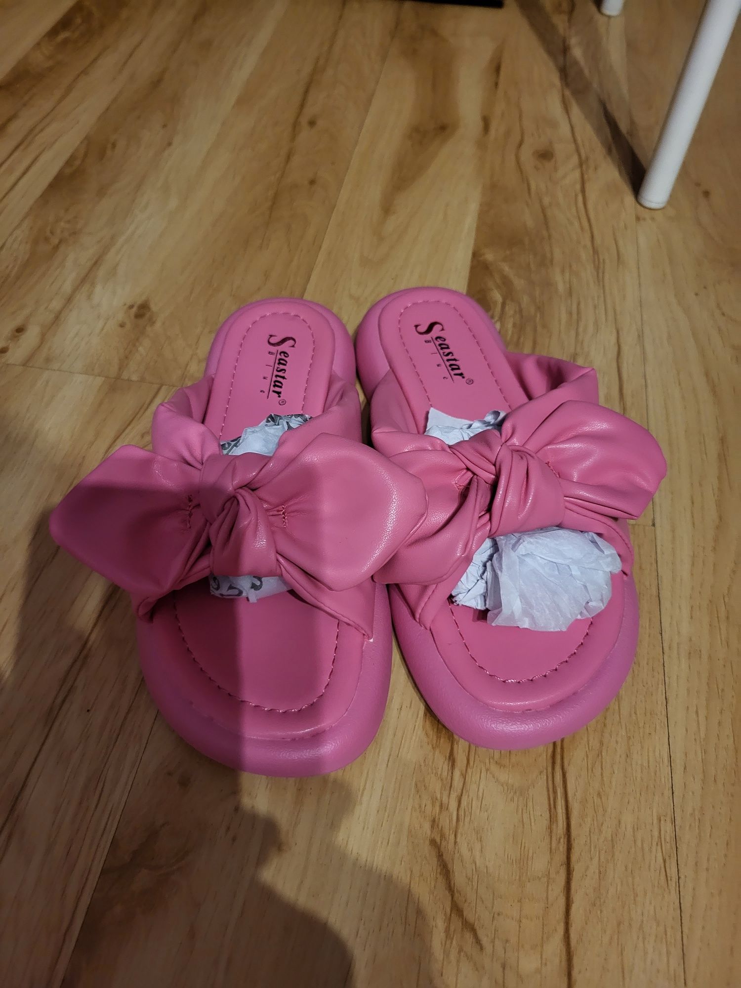 Sprzedam śliczne klapki Seastar kokardki r.36.