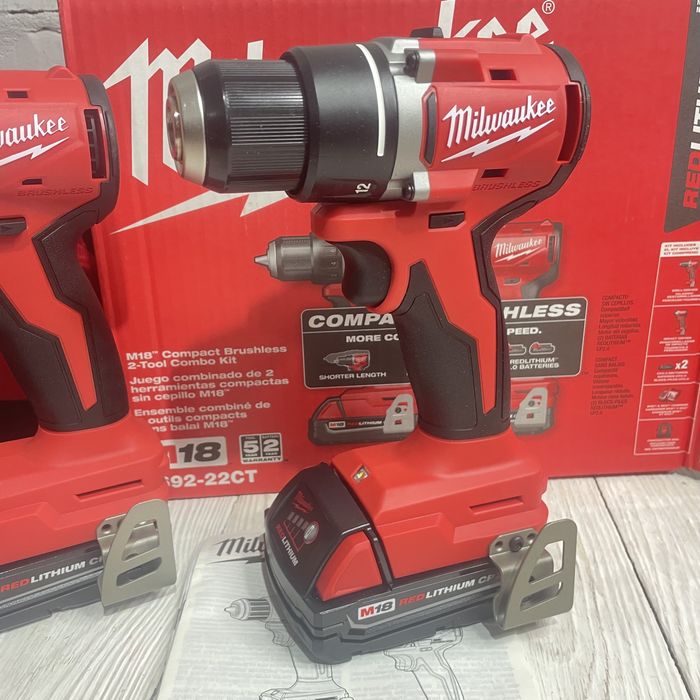 Набор бесщеточных шуруповертов  Milwaukee 3692-22CT Brushless