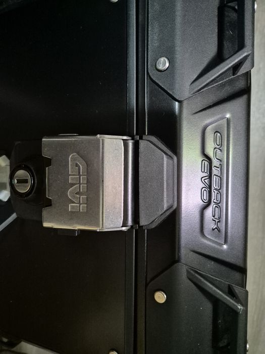 Top case givi outback evo 42l