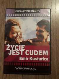 Emir Kusturica "Życie jest cudem" (2004) Život je čudo