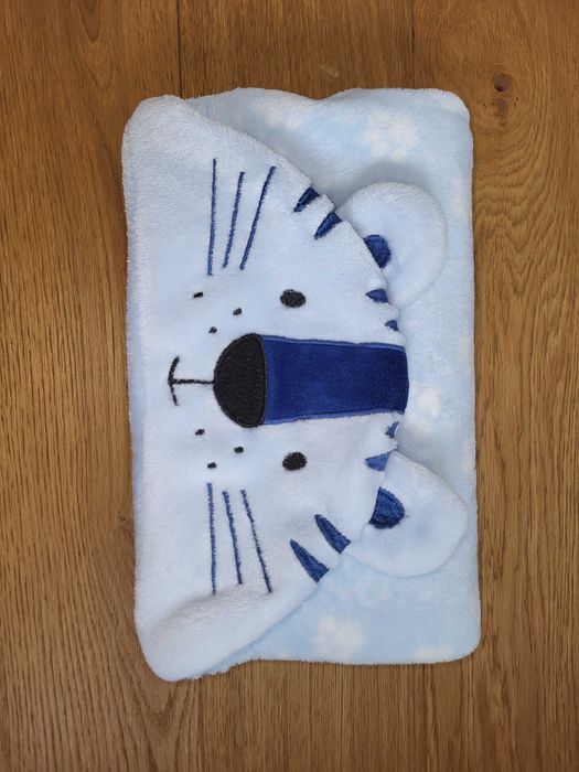 Kocyk z kapturem polarowy niemowlęcy