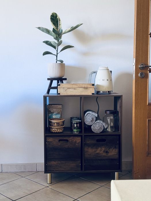 Estante com cestos de arrumacao