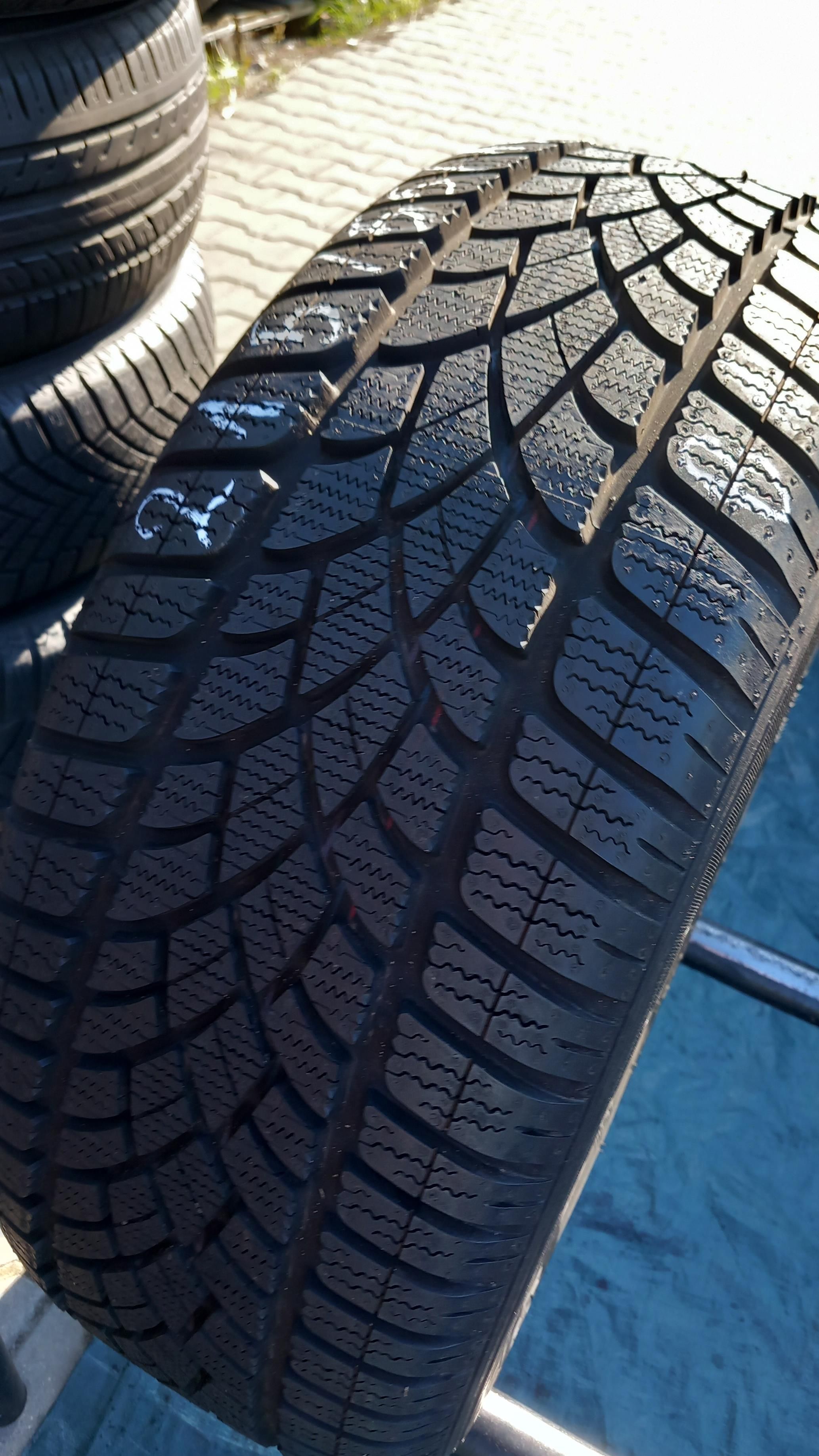 215/55/16 Dunlop SP Winter Sport 3D 93H