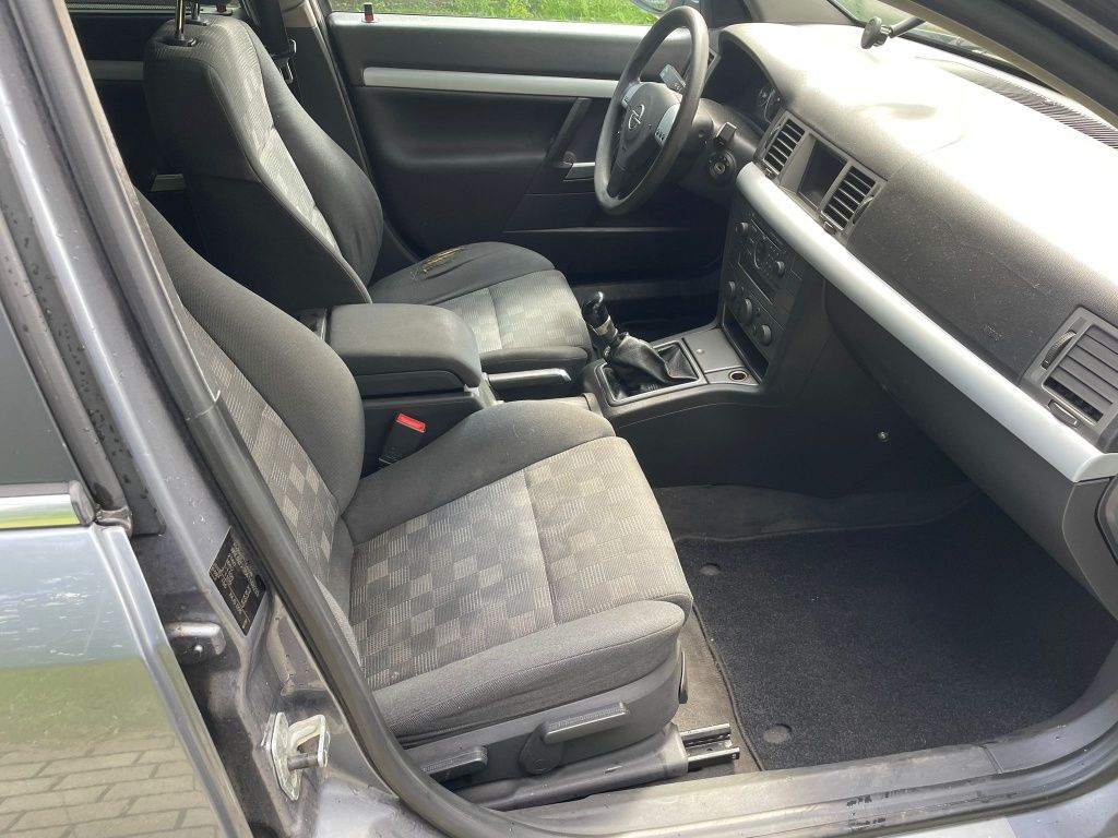 Opel vectra 1.9cdti 6biegow nowy przeglad
