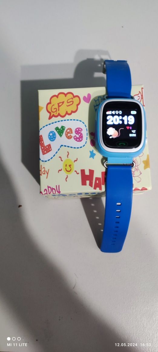 Продам детские часы с GPS