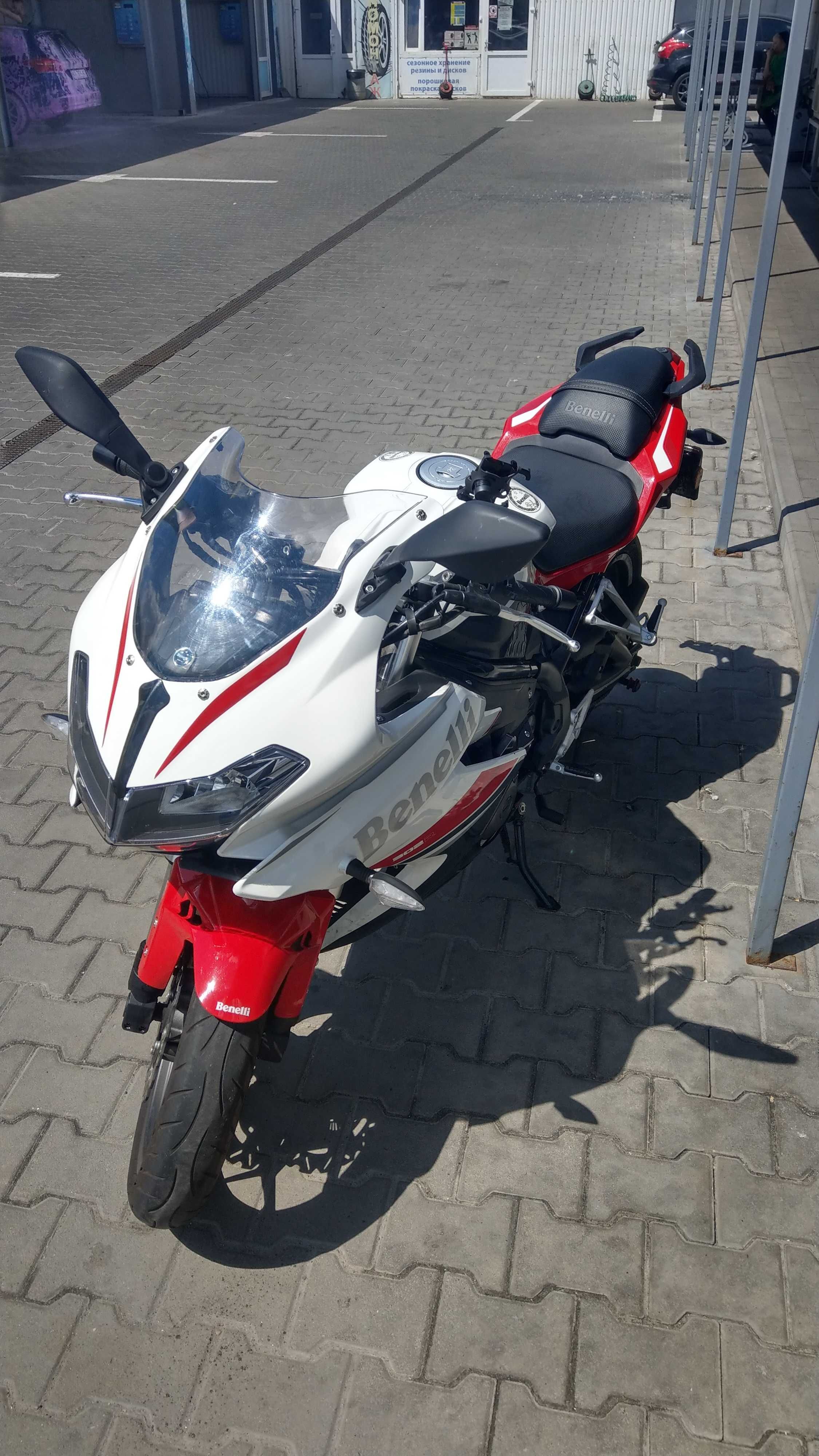 Продам мотоцикл Benelli 302R ABS