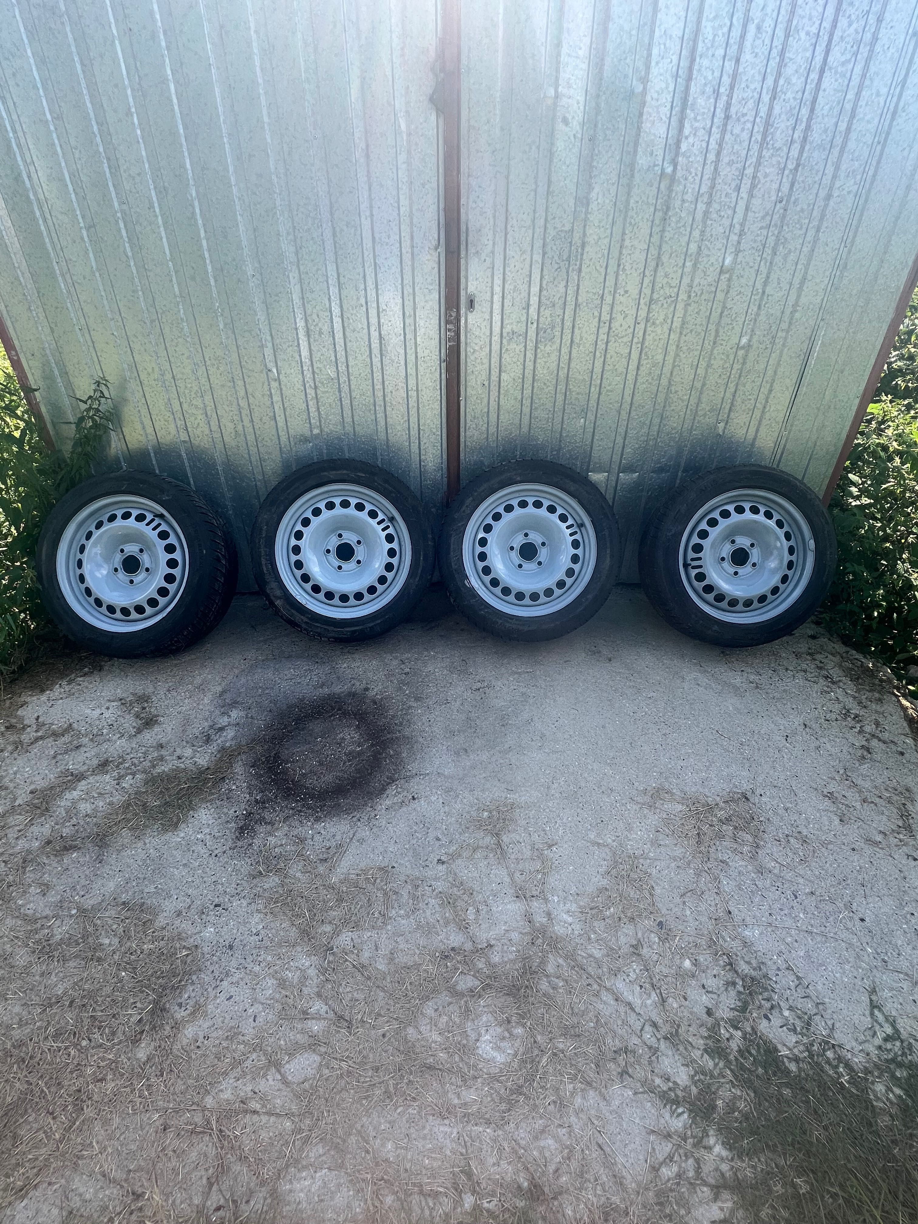Felgi stalowe z oponami  zimowymi Polaris 225 ,50, 17.opel 5x120