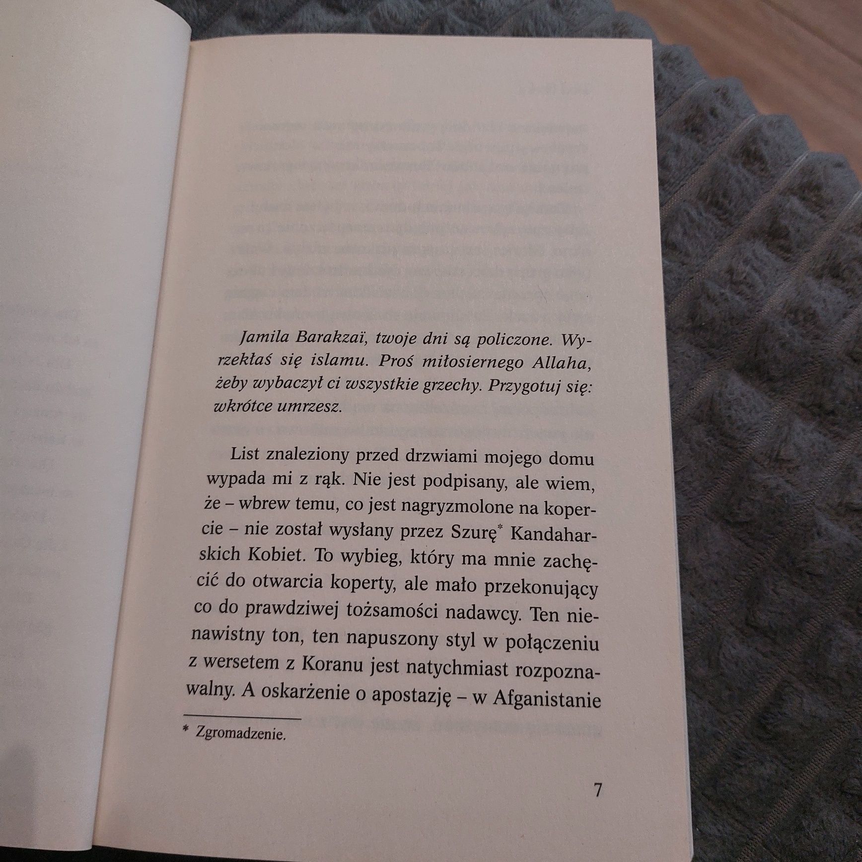 Pod burką Jamila Barakzai, Manom Querouil być kobietą w Afganistanie
