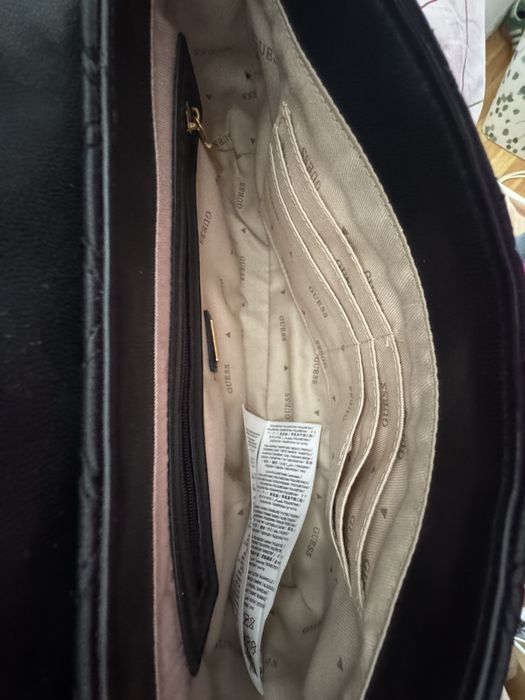 Mala preta da Guess - quase nunca usada - envio por ctt - mnsg privada