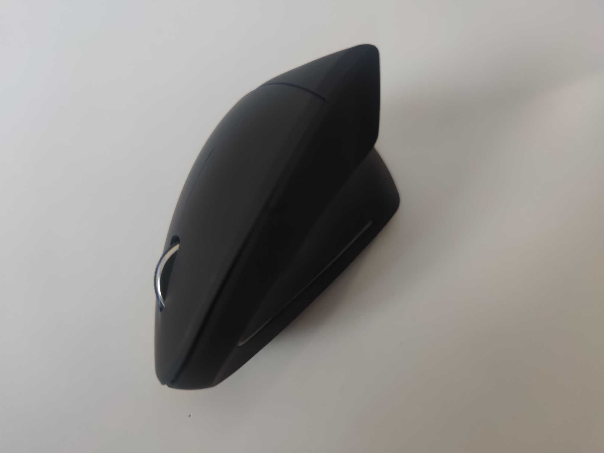 Sprzedam myszkę bezprzewodową ergonomiczną