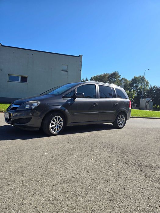 Samochód Opel Zafira 7 osobowy