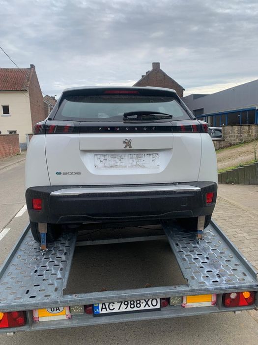 Пежо 2008  на запчастини