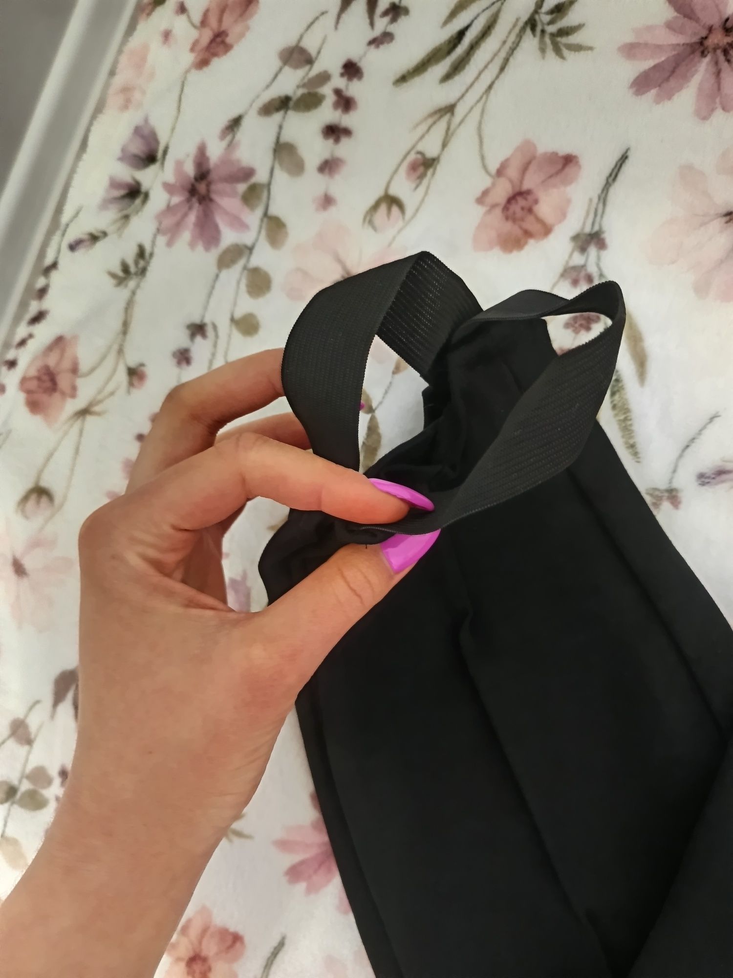 Legginsy damskie z zapiętkami