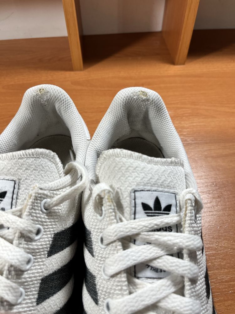 Кросівки  adidas la trainer