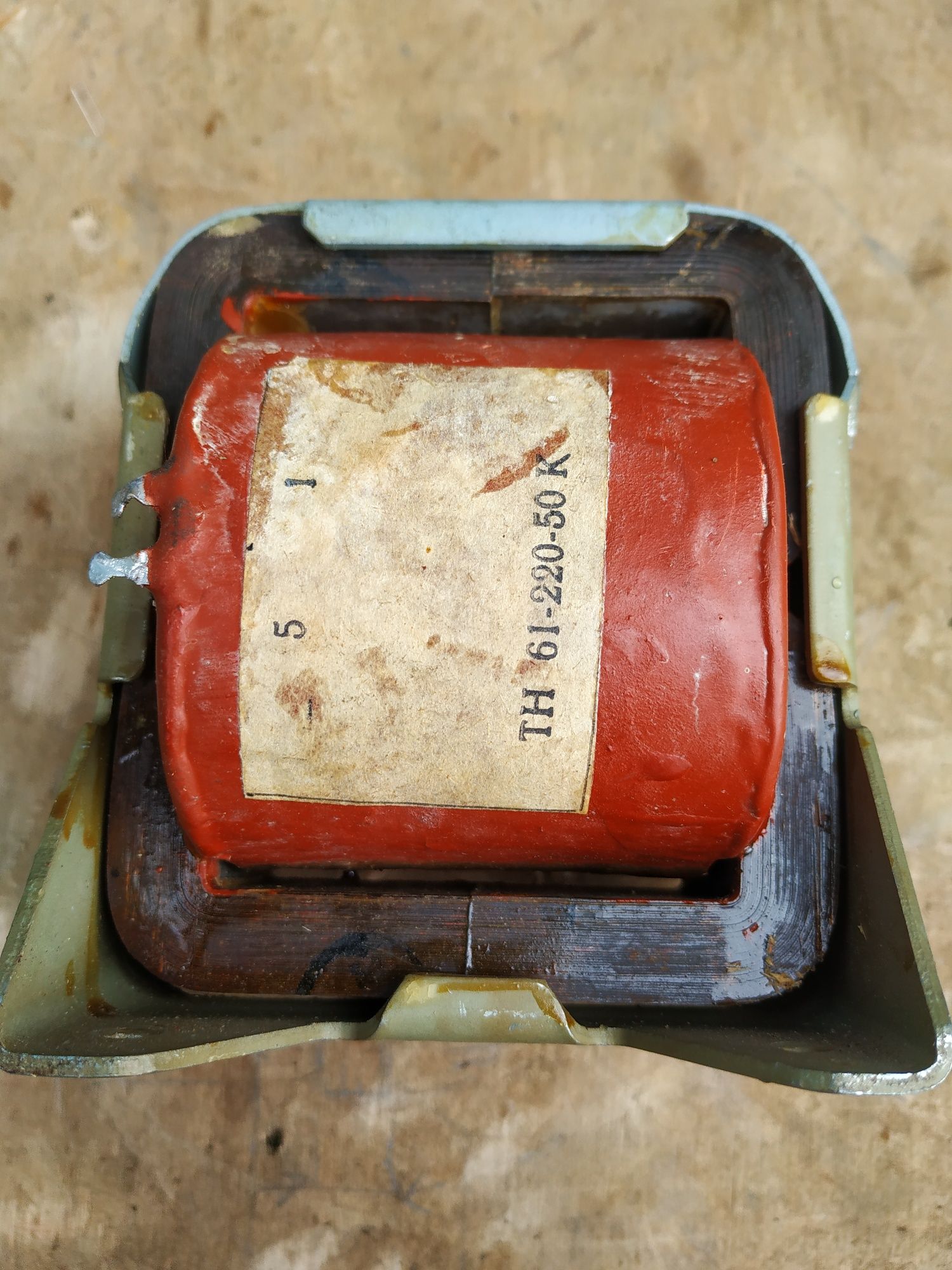 Трансформатор ТН-61 220в.
