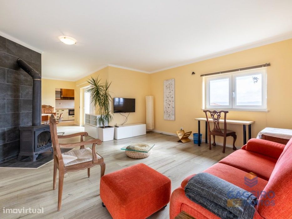 T2 Mobilado em Salir do Porto