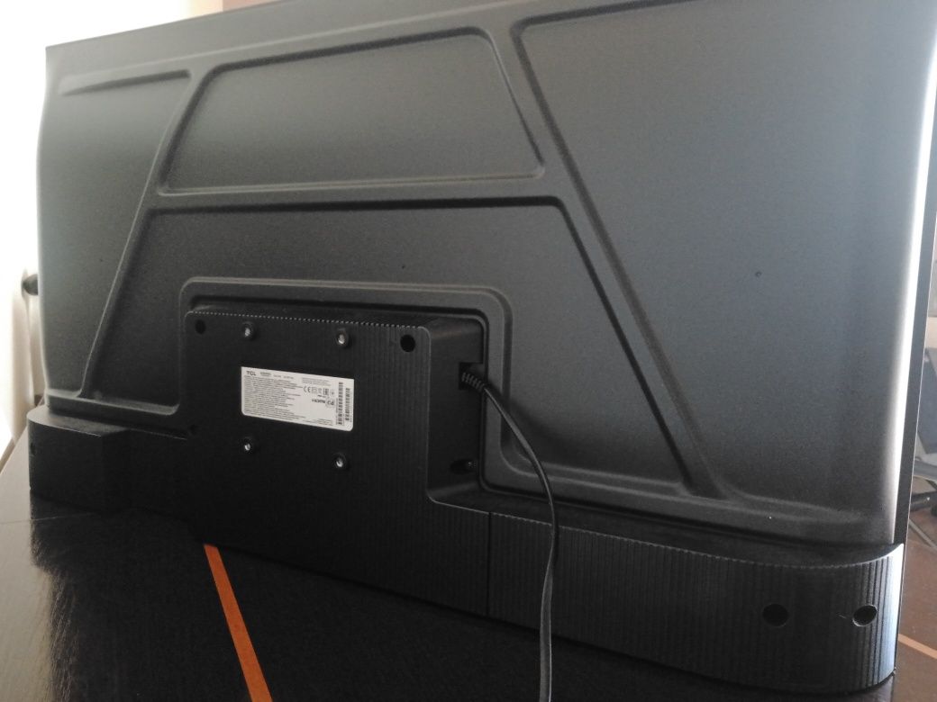 Telewizor TCL 40" Android, świetny stan, bez uszkodzeń