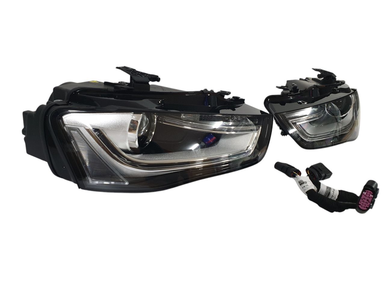 Передні фари ( Bi-Xenon ) заміна галогену на Audi A4 B8 2011-2015
