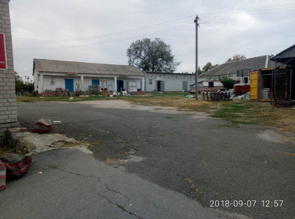 Комерційна нерухомість 400кв.м.