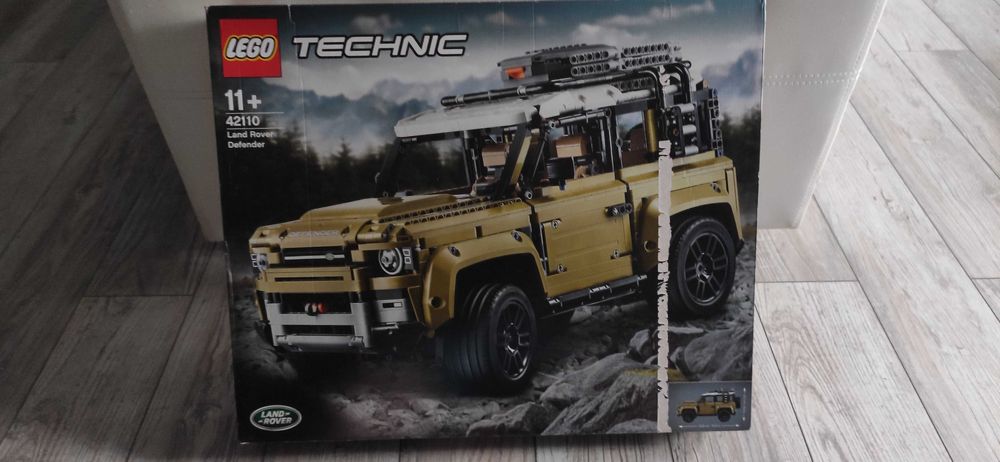 Klocki LEGO Technic 42110 - Land Rover Defender