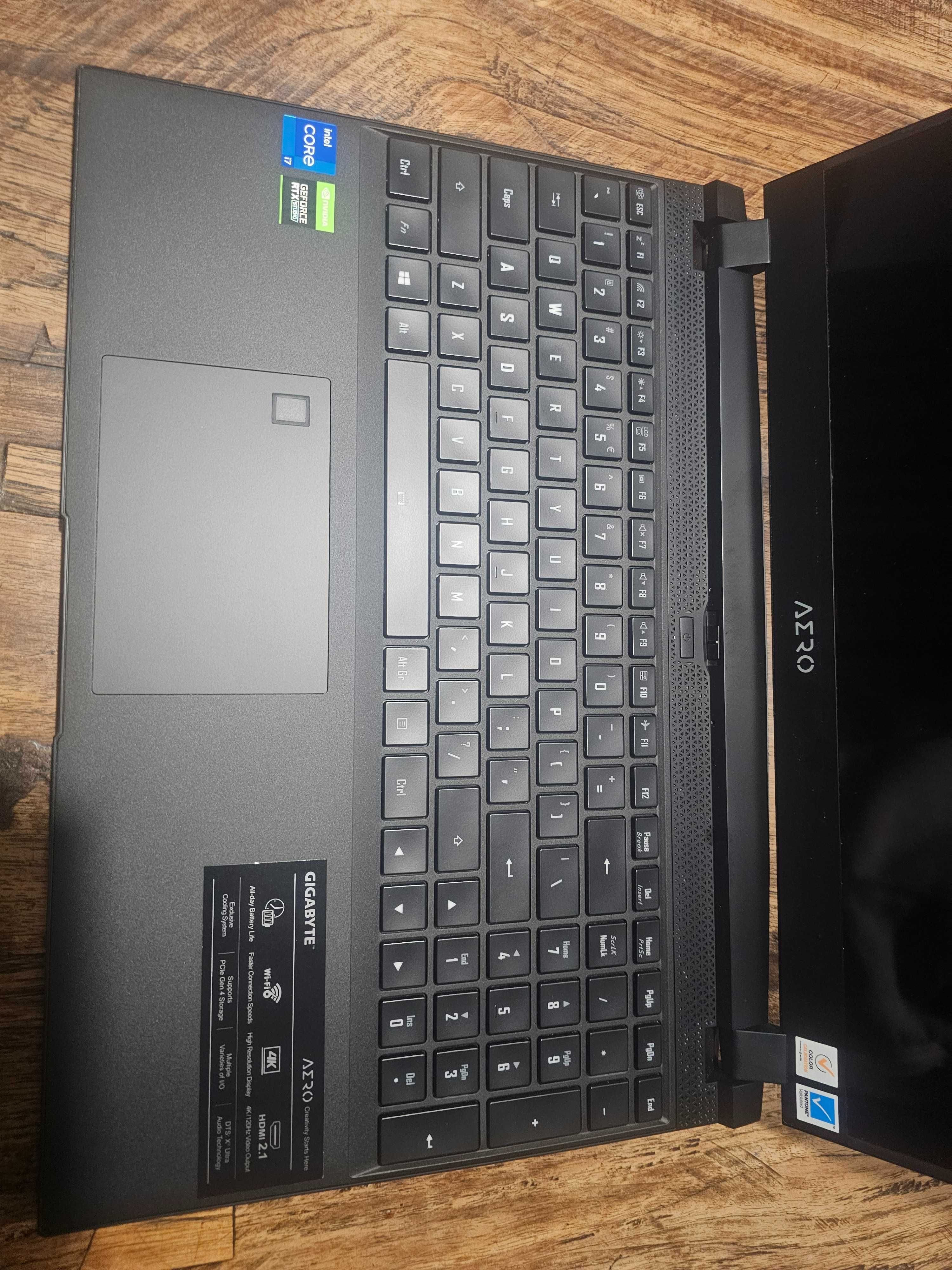 Laptop Gigabyte AERO 15 OLED i7-11800H/16GB/1TB/Win11P RTX3070