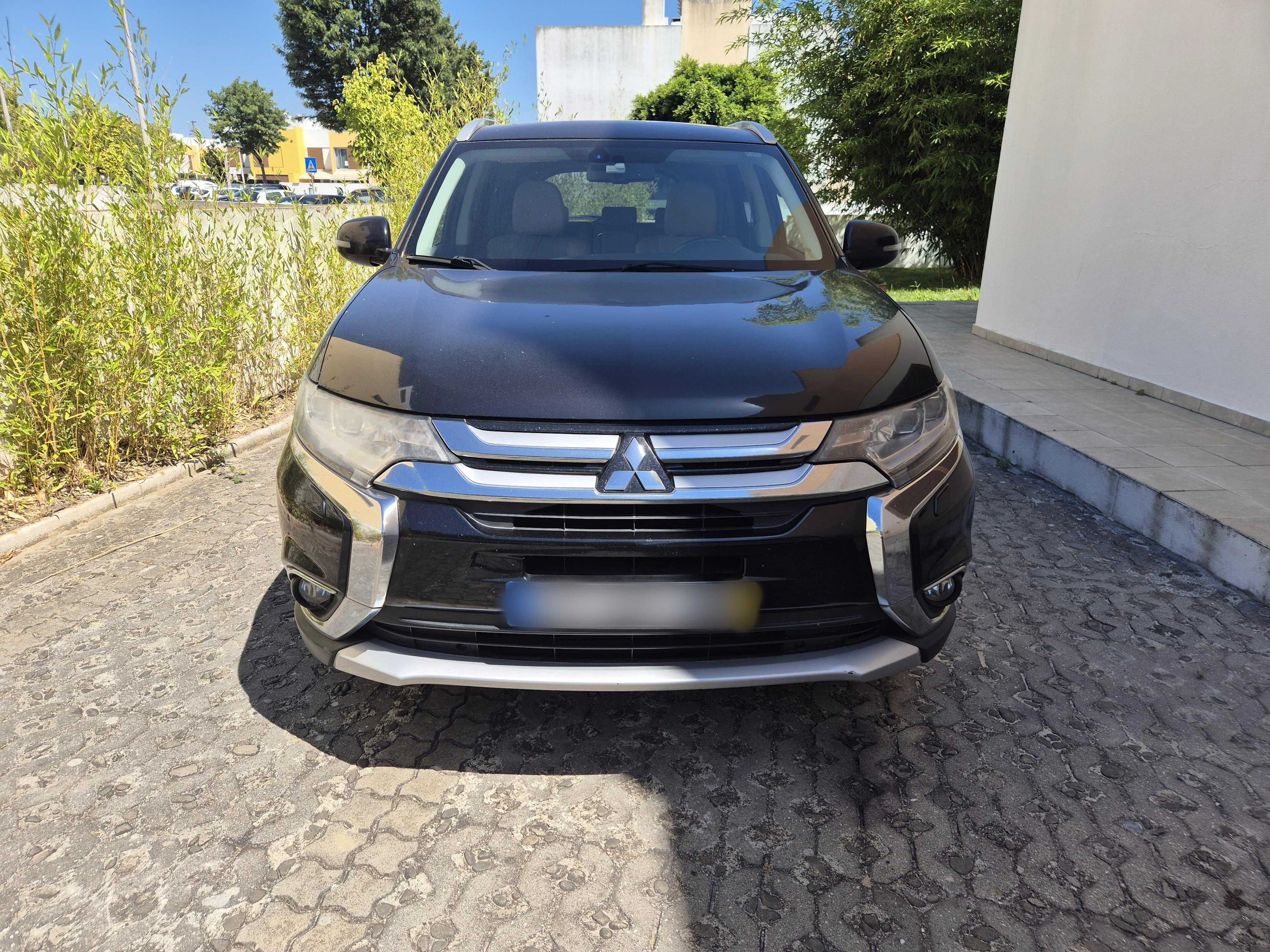 Mitsubishi Outlander 2.2 DI-D 2WD Instyle Navi