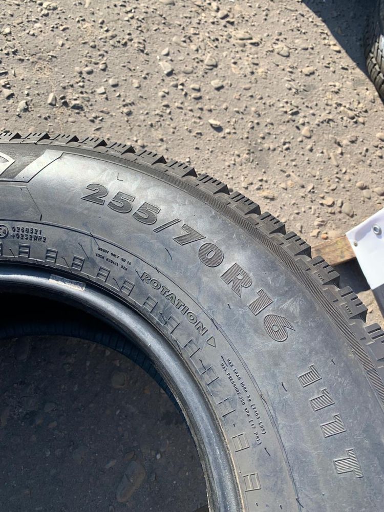 Шини 255/70 R16 Nokian всесезонні 8 мм