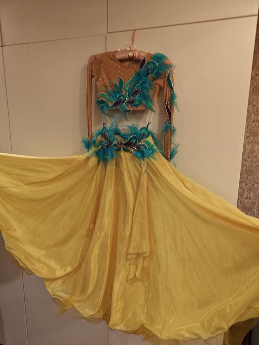 Сукня для бальних танців