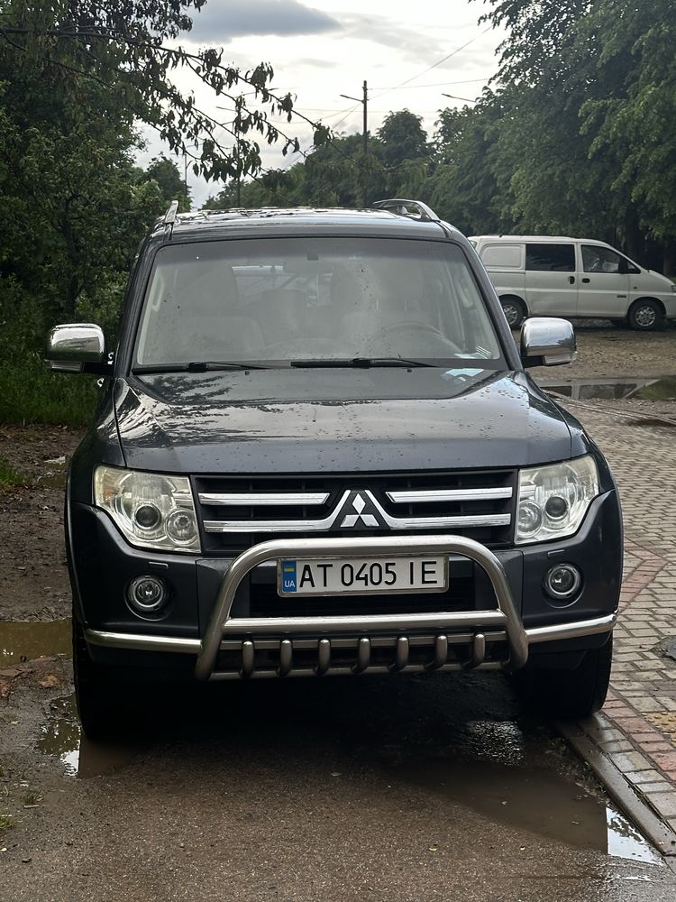 Mitsubishi Pajero 4