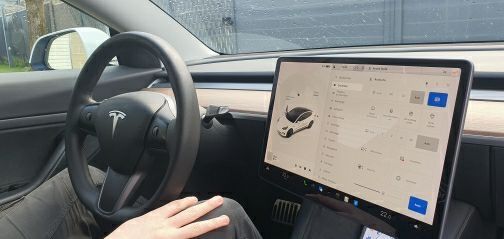 Кронштейн екрану тесла. Зміна кута монітору дисплей tesla