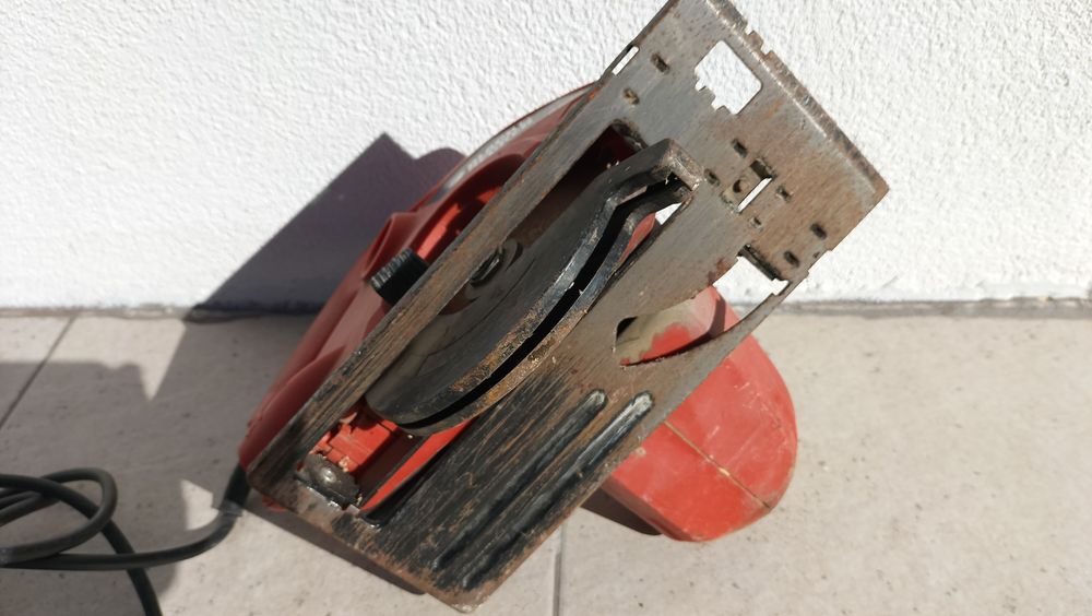 Serra Elétrica de corte madeira BLACK&DECKER