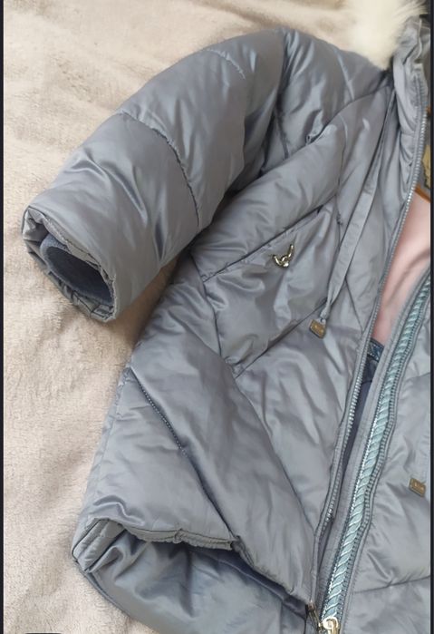 Пуховик на дівчинку